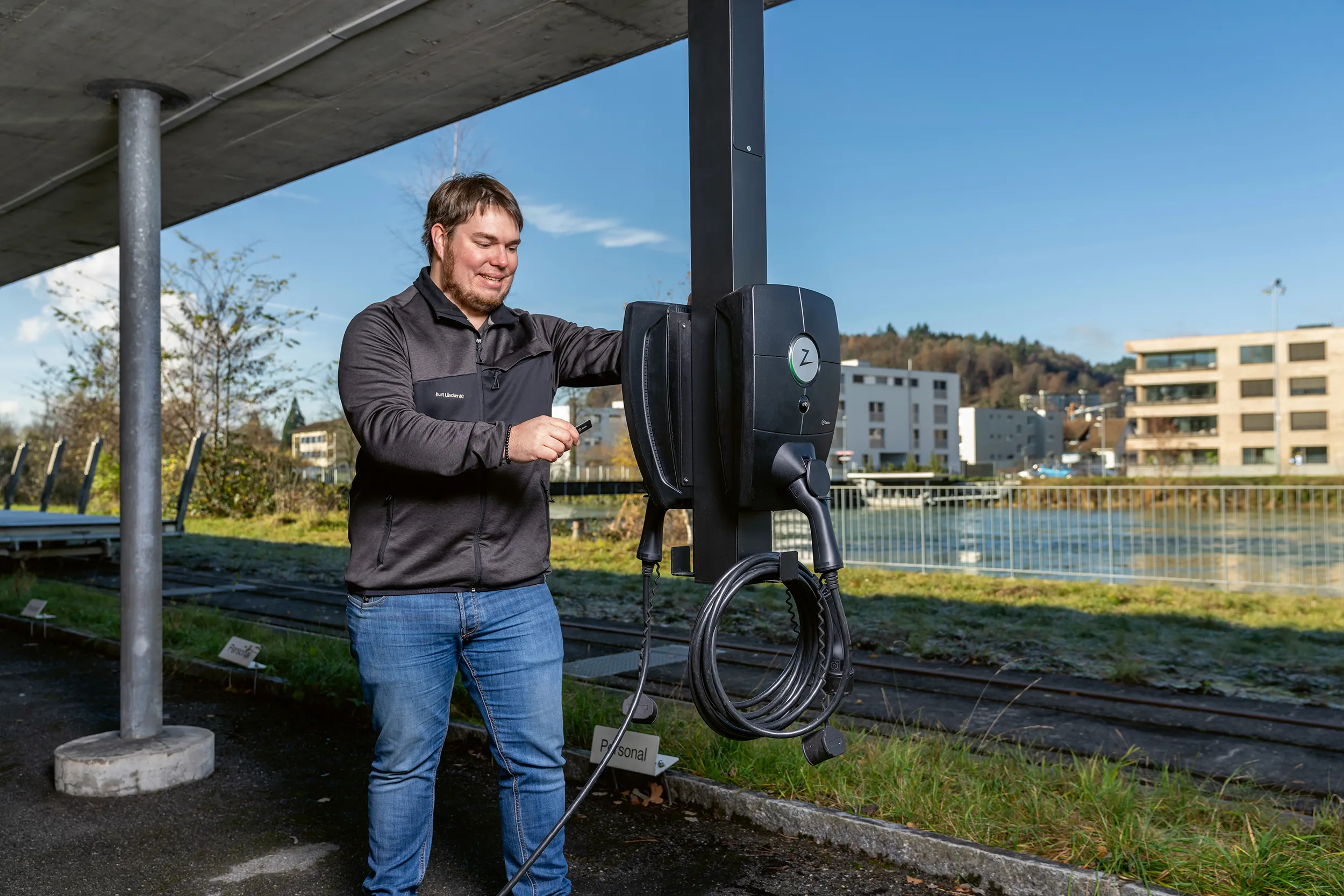 Bediente Ladestation im freien